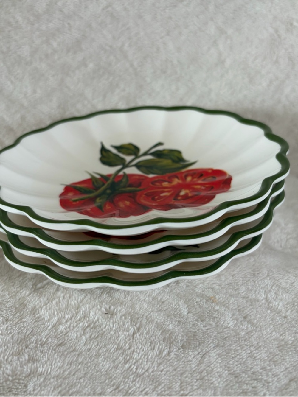 NWT House & Garden Tomatoes Melamine 12 PC Scalloped Dinnerware Set - Picture 9 of 9